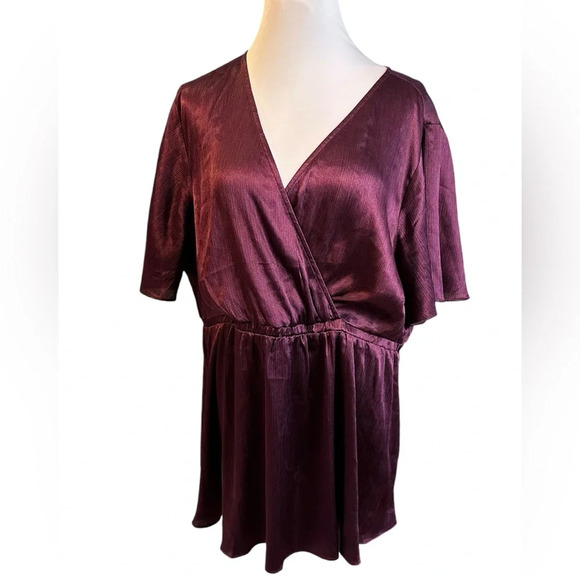Torrid Lily Babydoll Shiny Satin Purple Surplice Top Size 3 - Picture 2 of 7